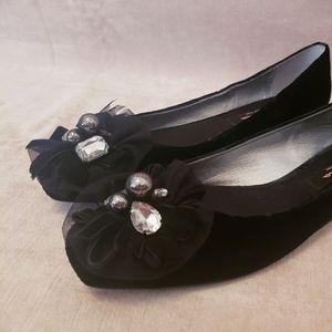 Nina Black Velvet Flat